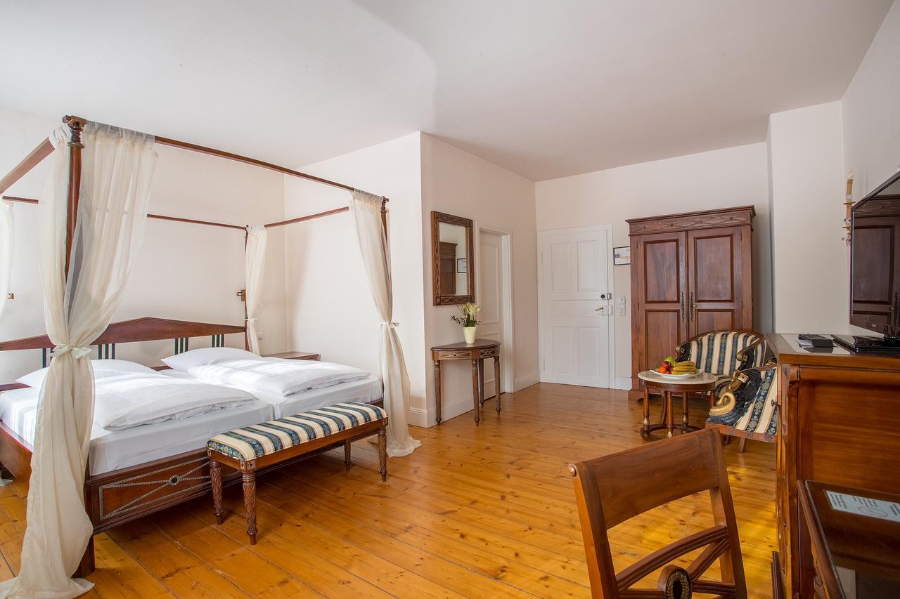Schlosshotel Неккарбишофсхайм Экстерьер фото
